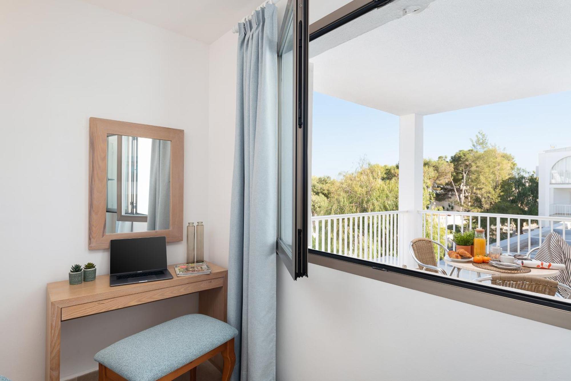 Apartment Ferrera Pins