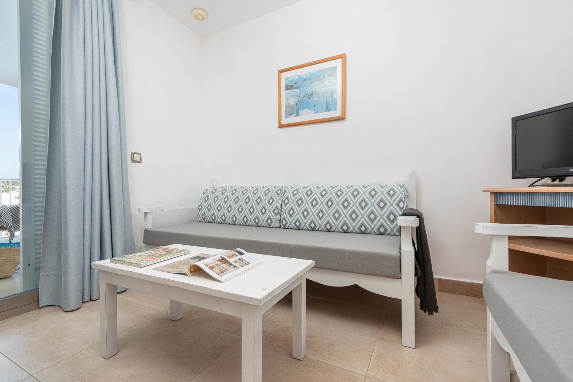 Apartment Ferrera Pins