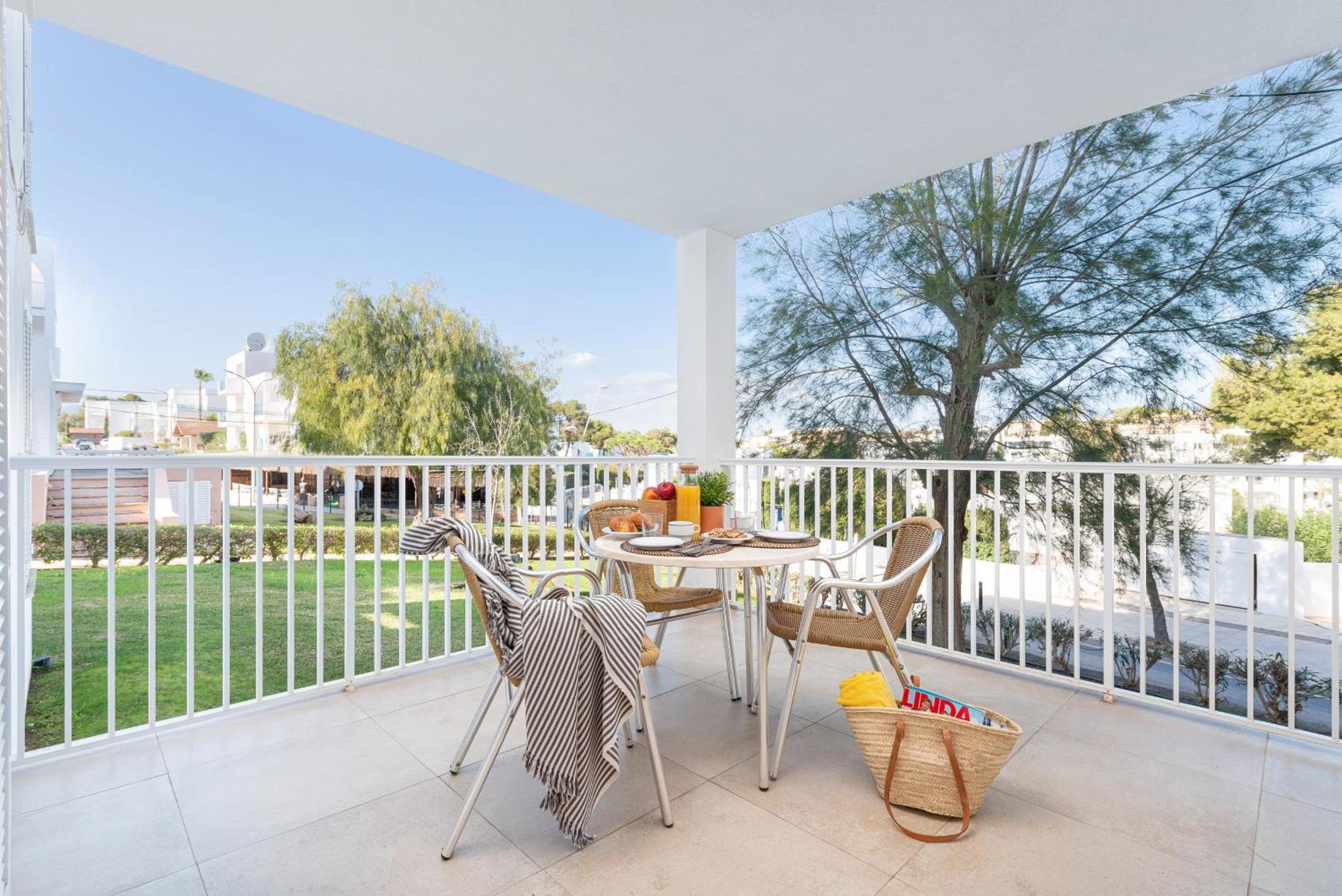 Apartment Ferrera Pins
